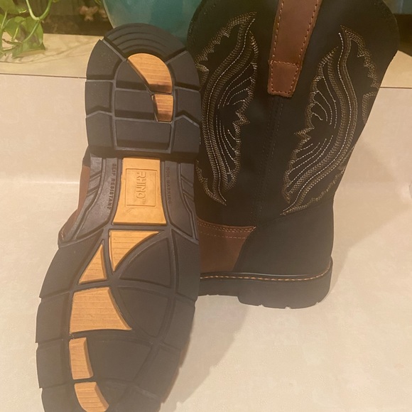 Work boots with style, steel toed for serious workers. Black top brown bottom. - Picture 4 of 5